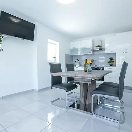 House Mia Sukošan