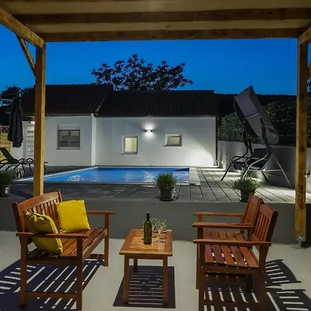 House Mia *
