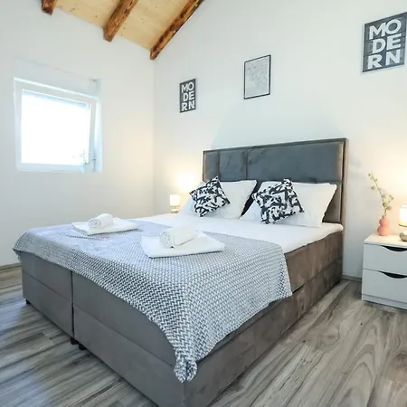 House Mia Sukošan