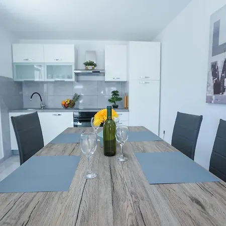 House Mia Sukošan